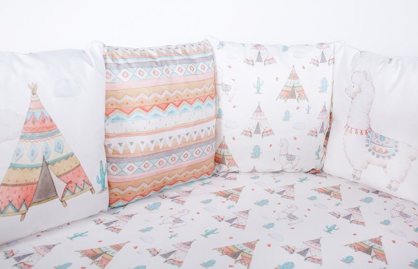 Комплект для круглой (овальной) и прямоугольной кроватки Lappetti 6 предм. "Ламы"