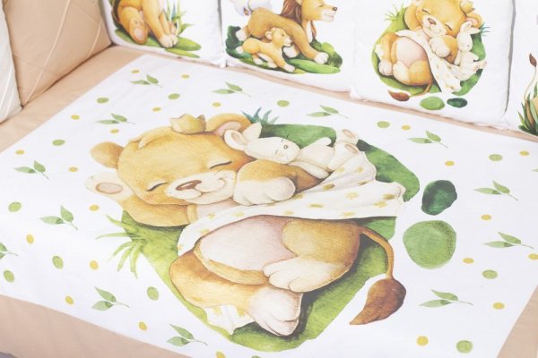 Комплект в кроватку Премиум ПАННО 5 шт.съемн.навол. подушками 6 предм.Король львенок(кофе)