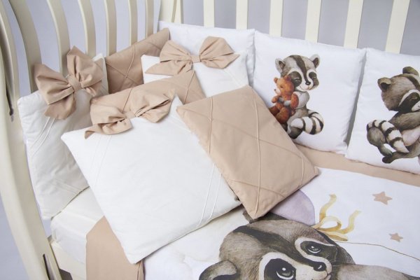 Комплект в кроватку Премиум ПАННО 5 шт.съемн.навол. подушками 6 предм. Енотик с игрушками (кофе)