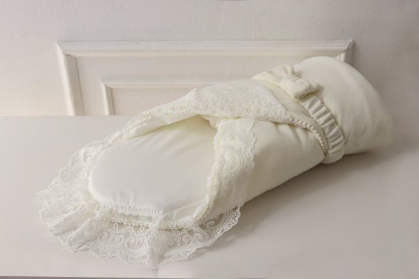 Уголок с кружевом для пледа (с жёстким вкладышем) Lappetti